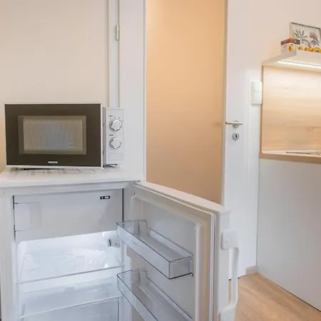 On-site Free Parking, 12 To Min Centre, Supermarket *