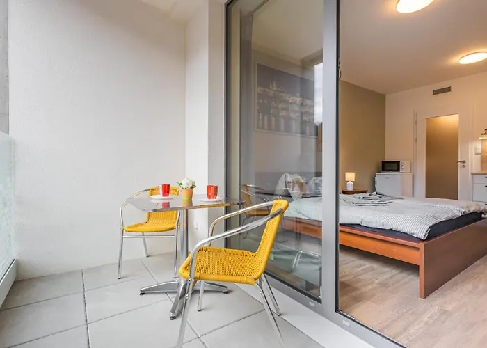 On-site Free Parking, 12 To Min Centre, Supermarket