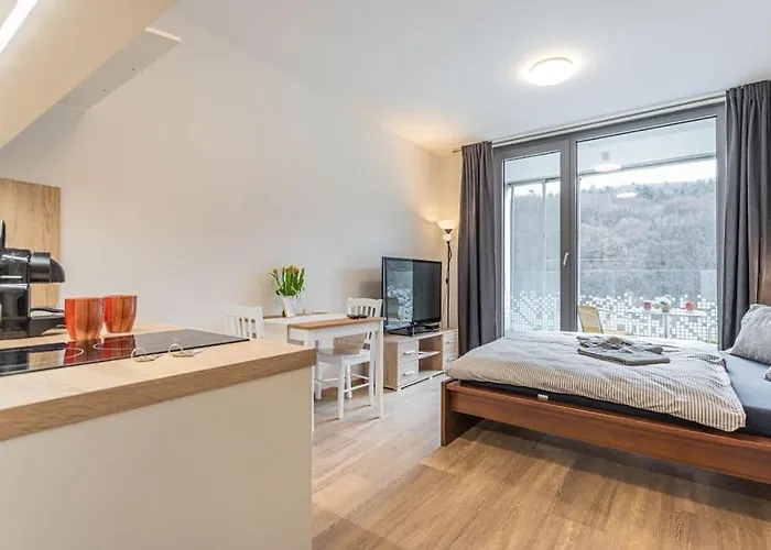 On-site Free Parking, 12 To Min Centre, Supermarket