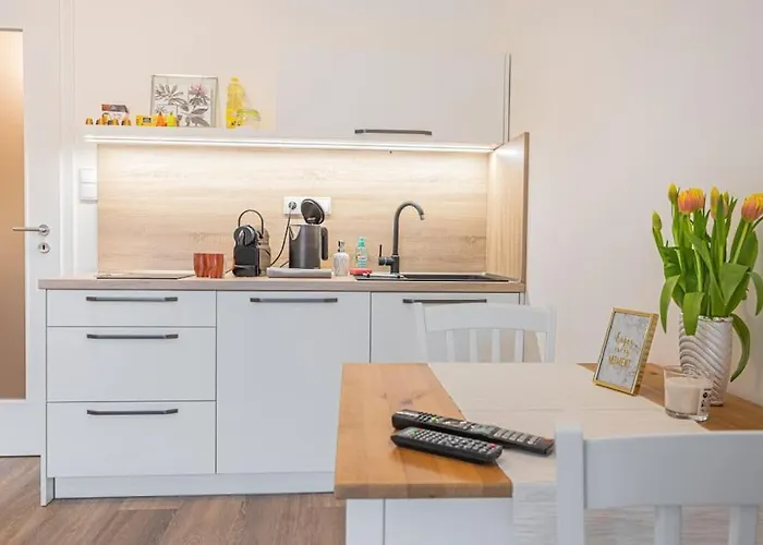 On-site Free Parking, 12 To Min Centre, Supermarket