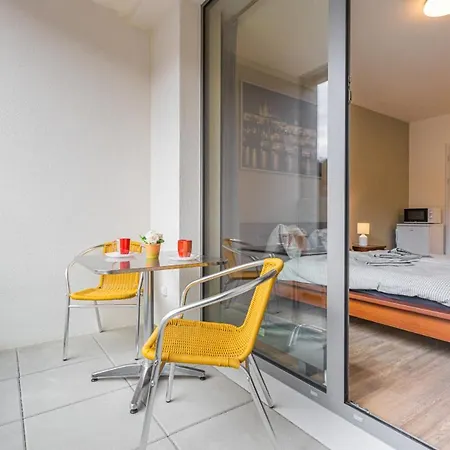 On-site Free Parking, 12 To Min Centre, Supermarket