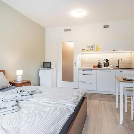 On-site Free Parking, 12 To Min Centre, Supermarket * Praga