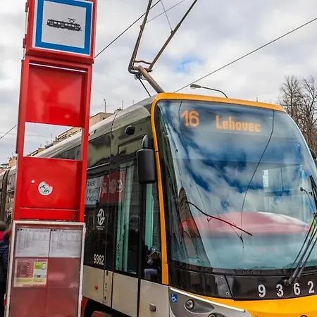 On-site Free Parking, 12 To Min Centre, Supermarket Apartament Praga