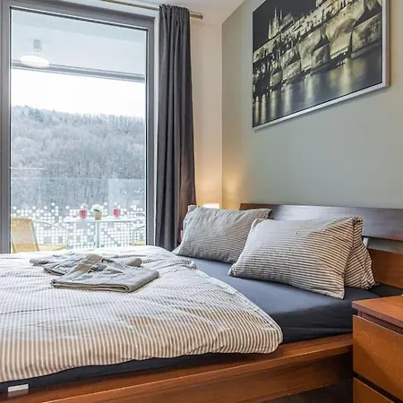 On-site Free Parking, 12 To Min Centre, Supermarket * Praga